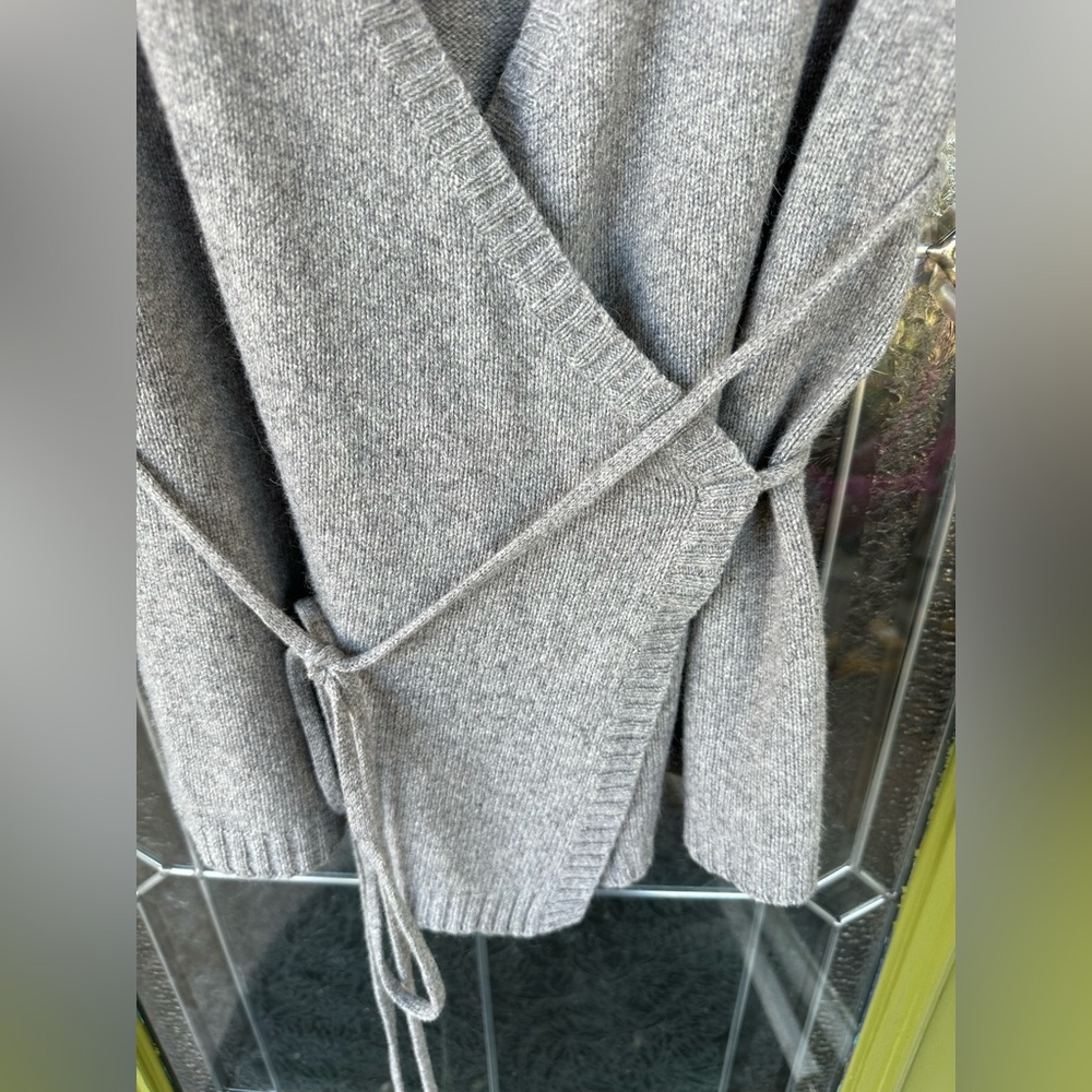 Loft Size Medium Grey Wool Cashmere Blend Business Casual Wrap Sleeveless Top - Picture 4 of 5